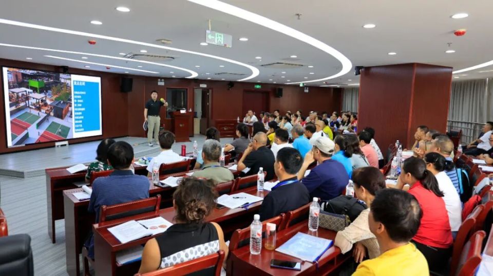 体育工作服, 公室, src 体育工作服, 公室, src