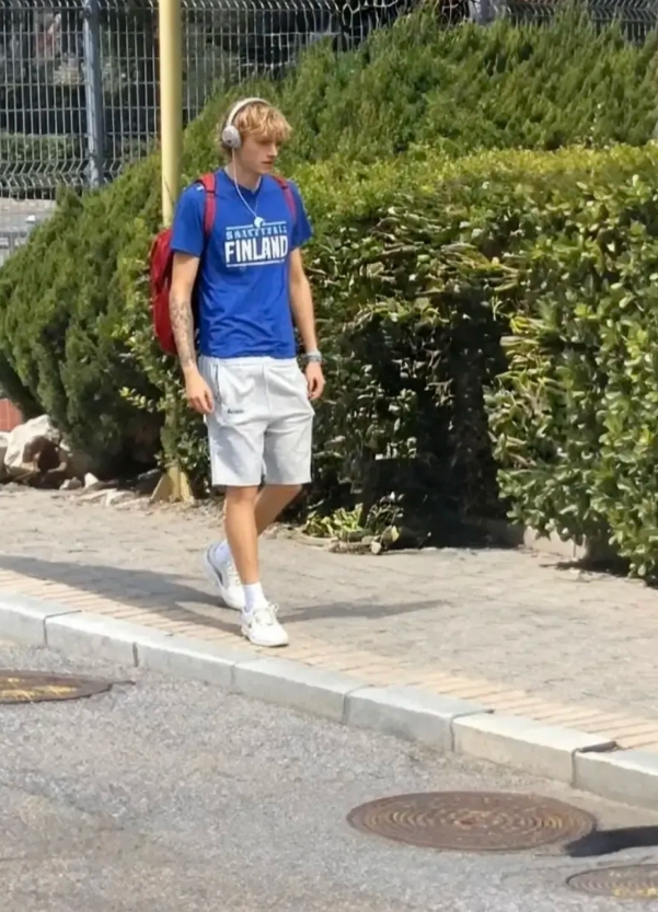 想破头也想, 会四强, https