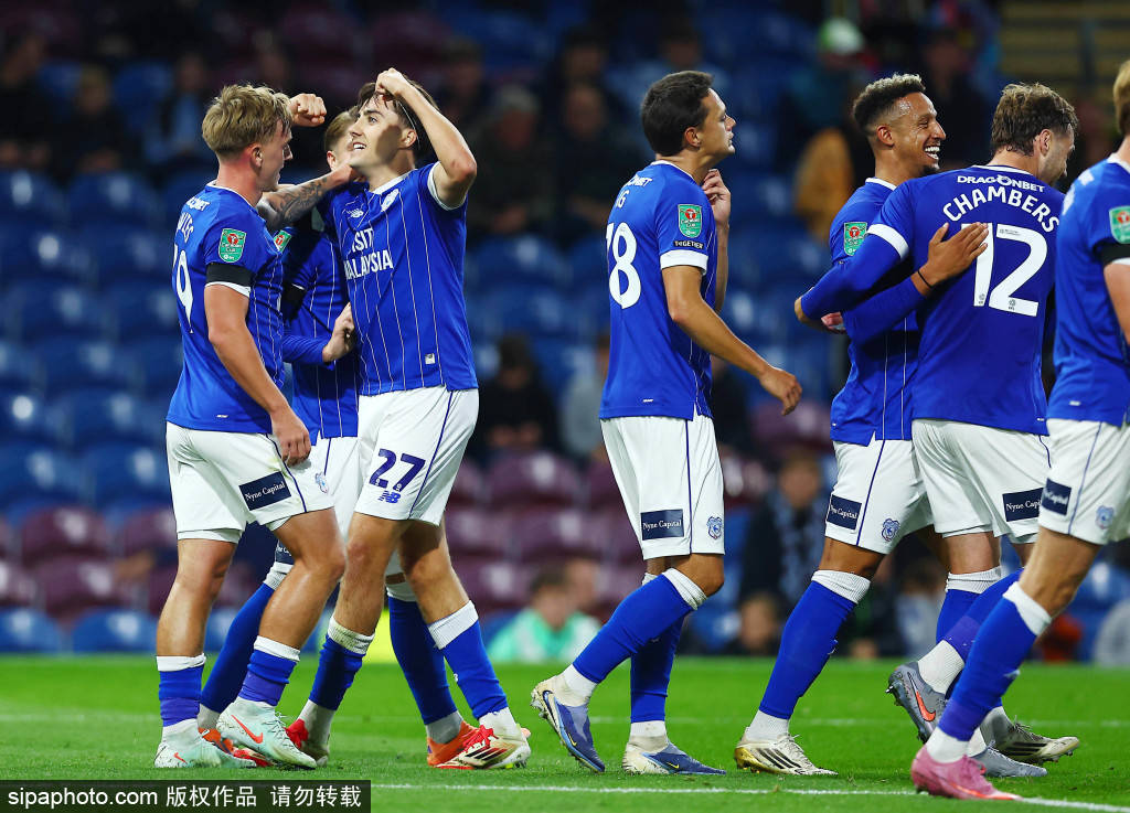 满信心, 但在卡拉宝, 伯恩利在夏