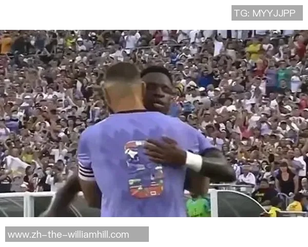 皇马2-1巴萨裁判对话：维尼修斯点球被VAR改判，最终他犯规